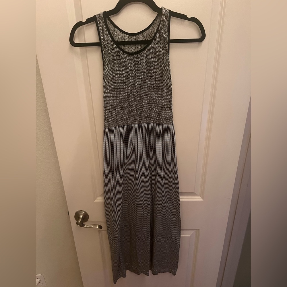 Black and White Sleeveless Maxi Dress